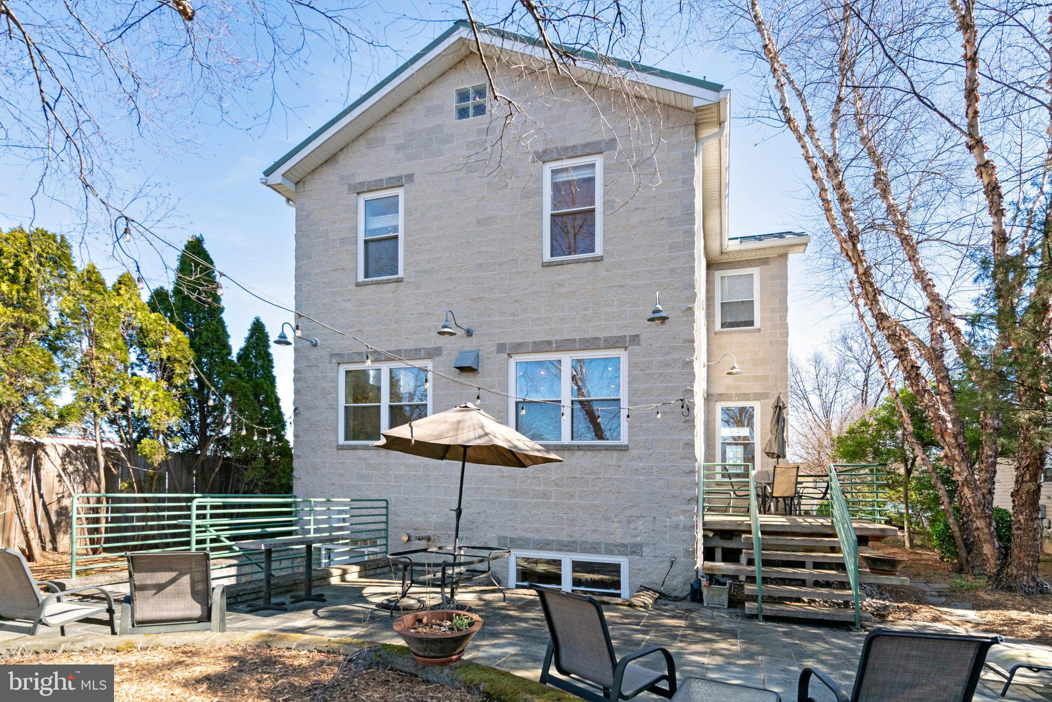 2222 N EMERSON STREET