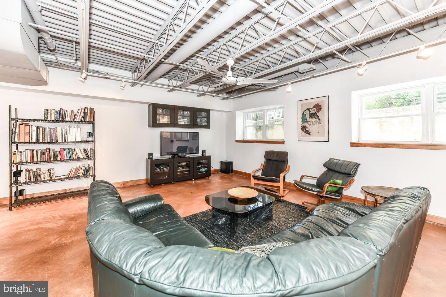 2222 N EMERSON STREET