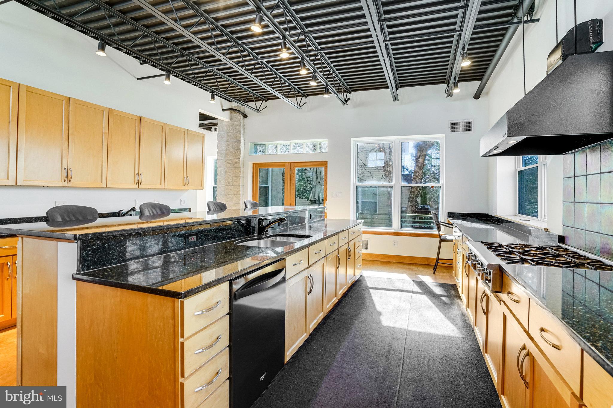 2222 N EMERSON STREET