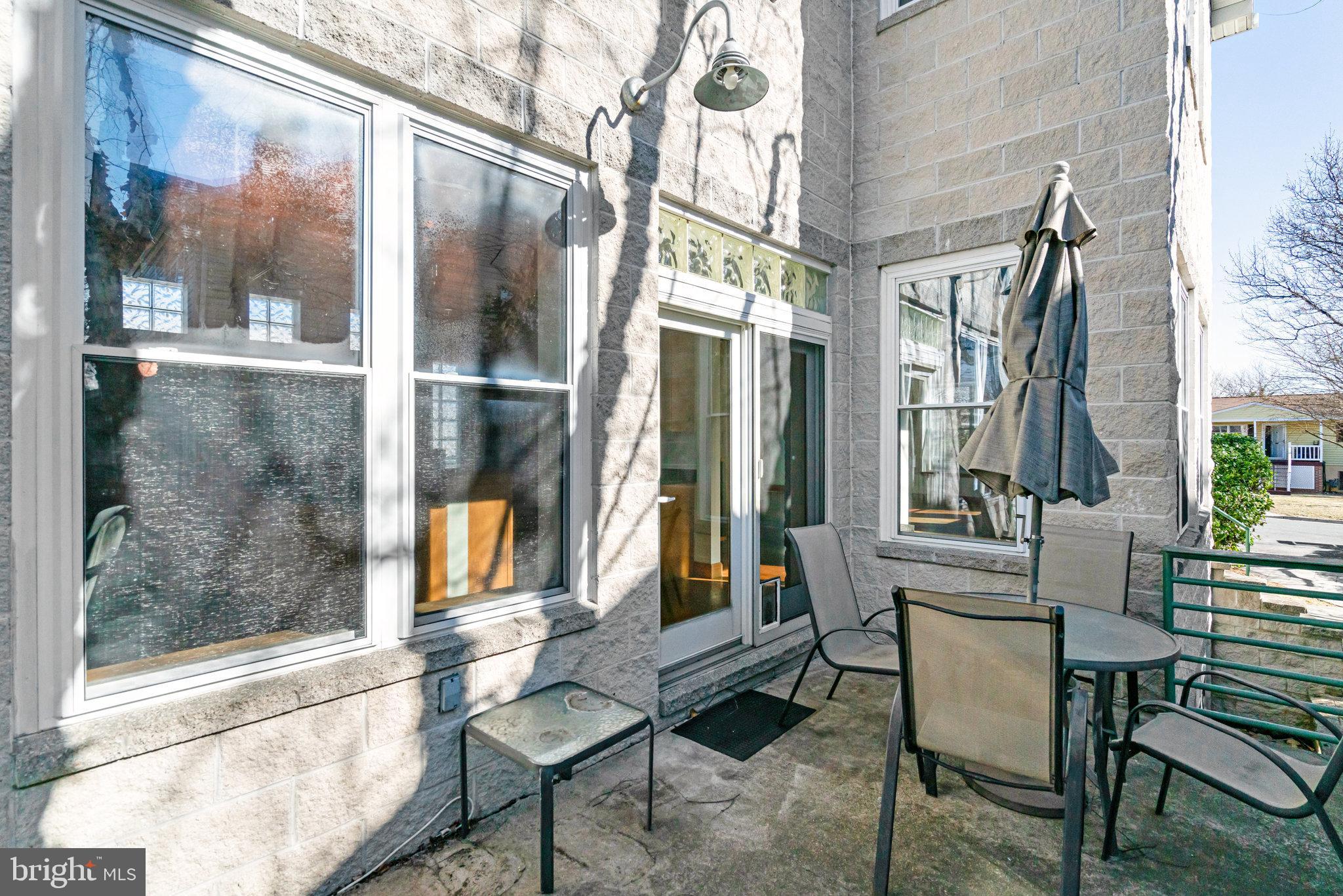 2222 N EMERSON STREET