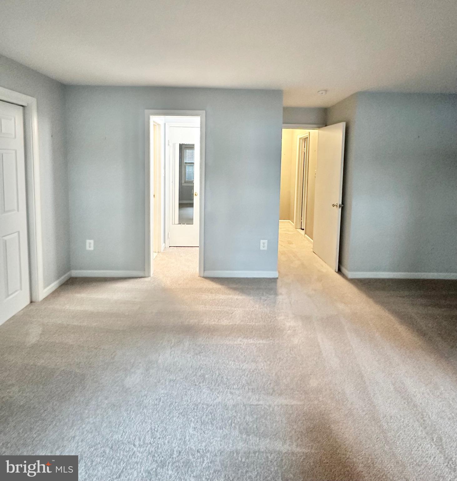 1102 N STAFFORD STREET 1