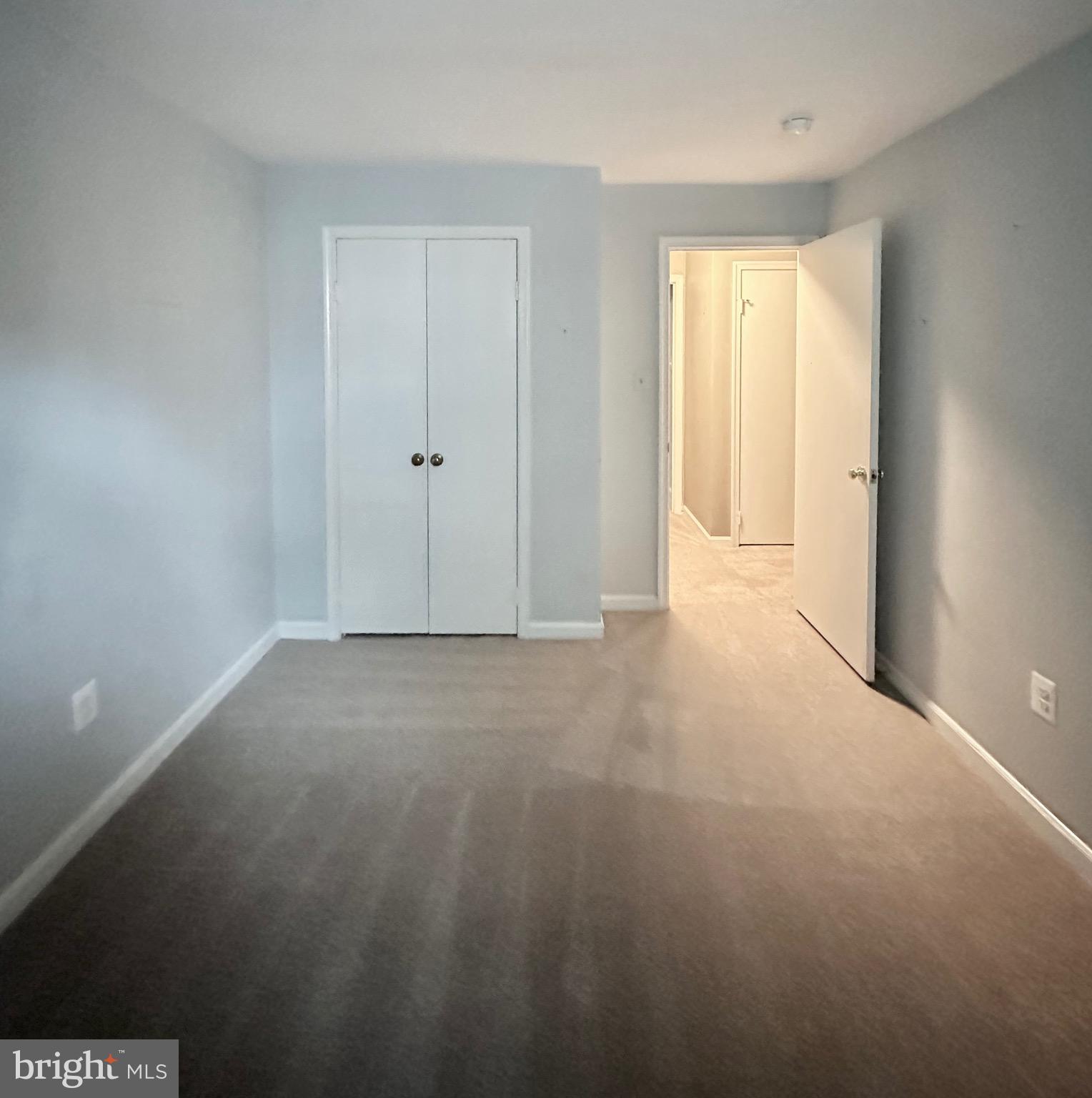 1102 N STAFFORD STREET 1