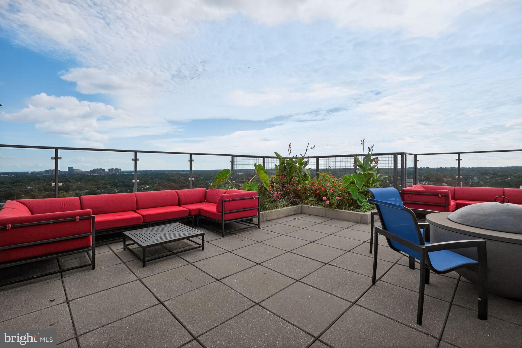851 N GLEBE ROAD 411