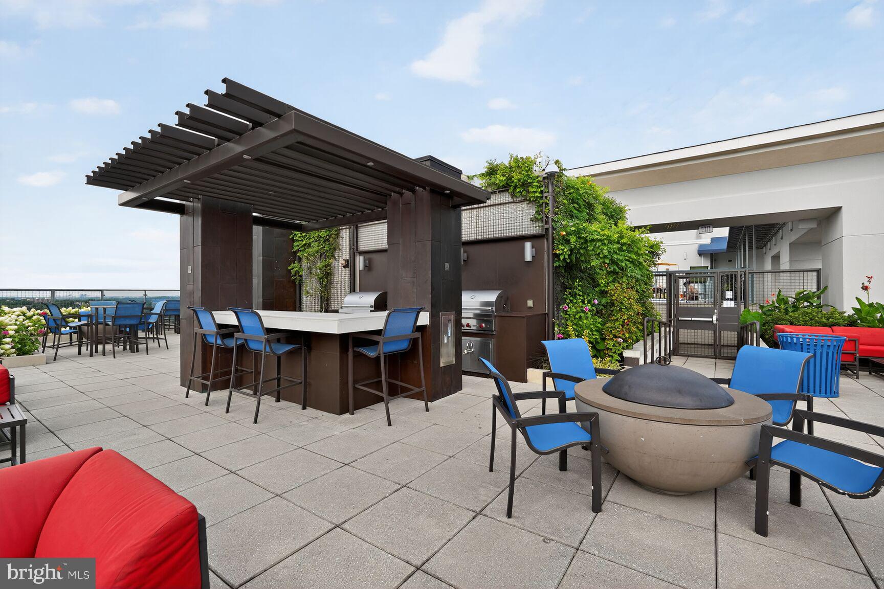 851 N GLEBE ROAD 411
