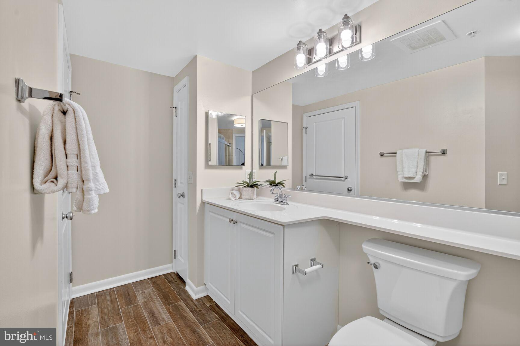 851 N GLEBE ROAD 411