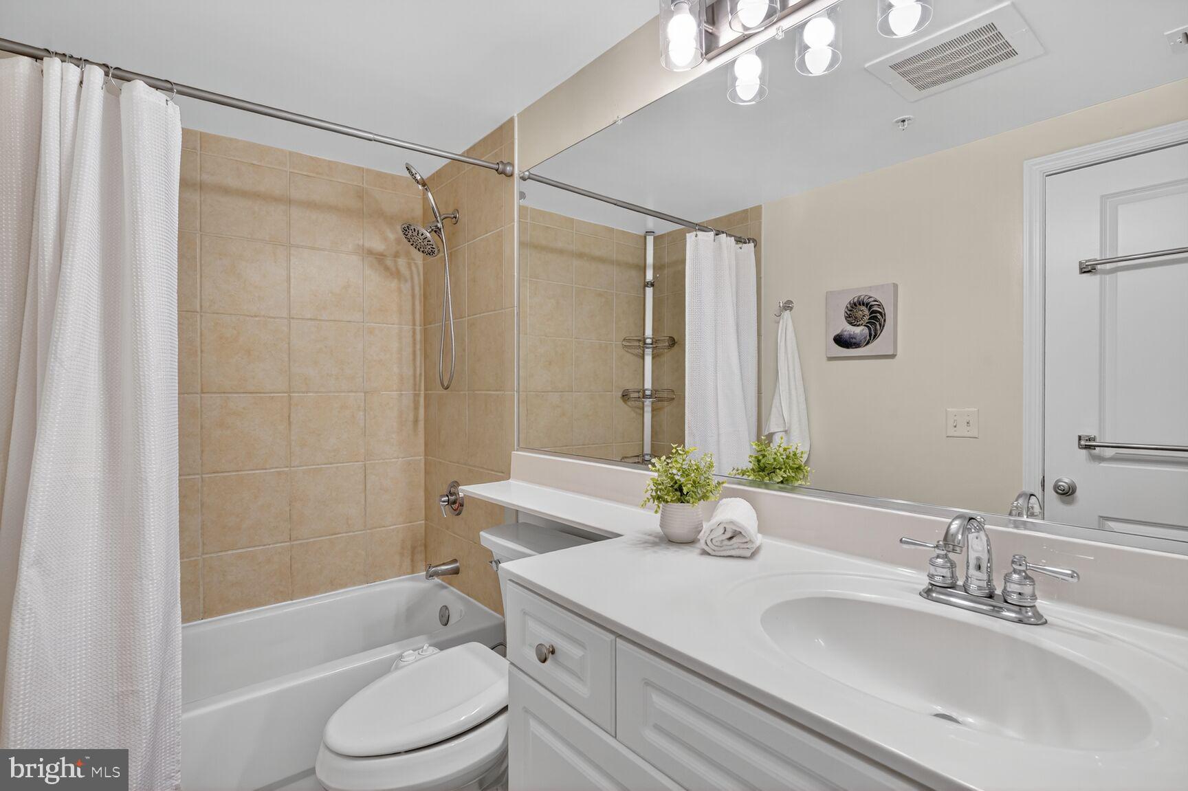 851 N GLEBE ROAD 411
