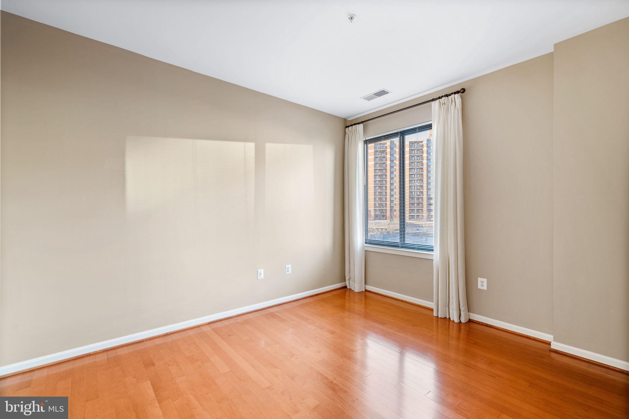 2220 FAIRFAX DRIVE PH07