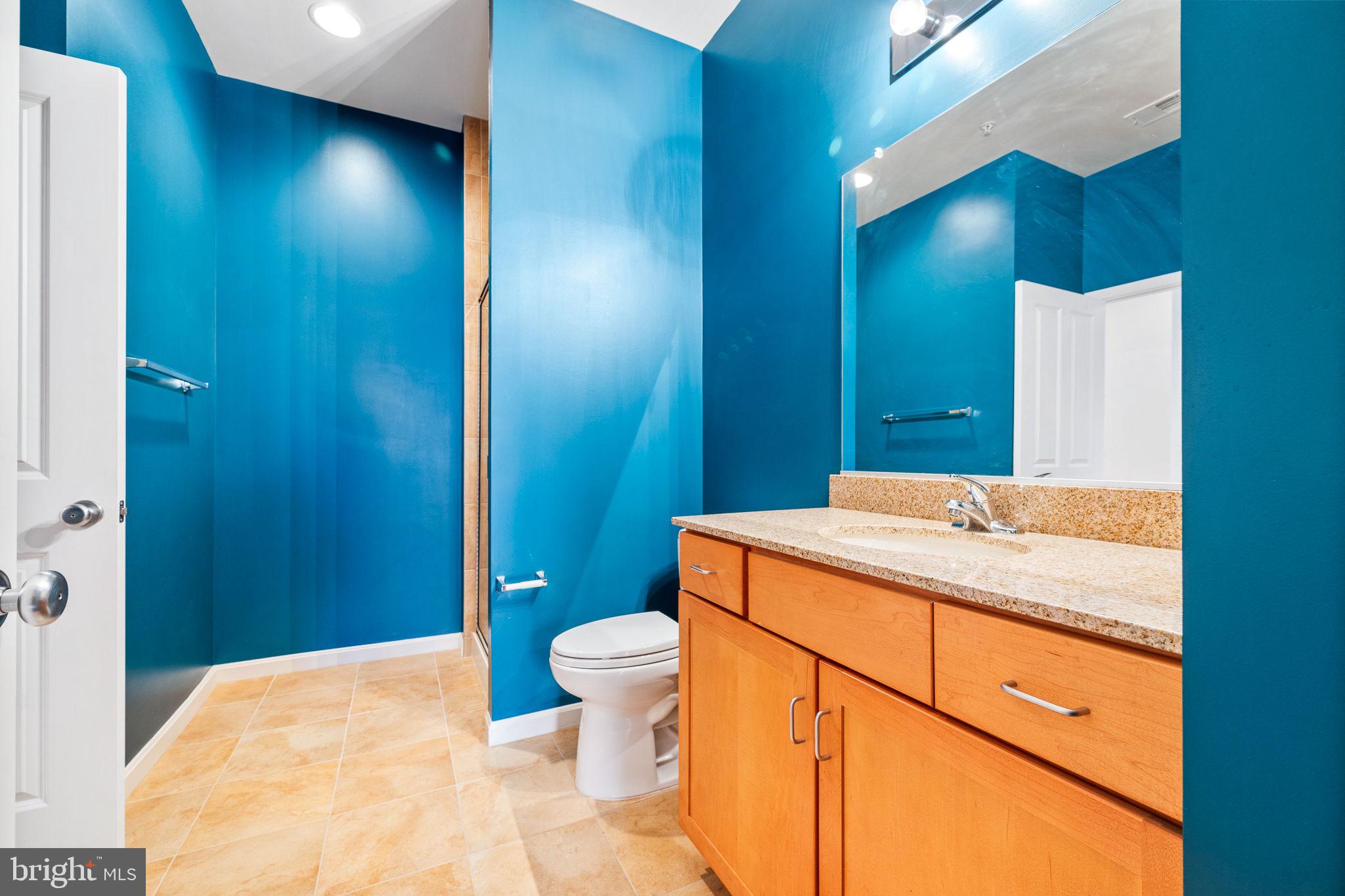 2220 FAIRFAX DRIVE PH07