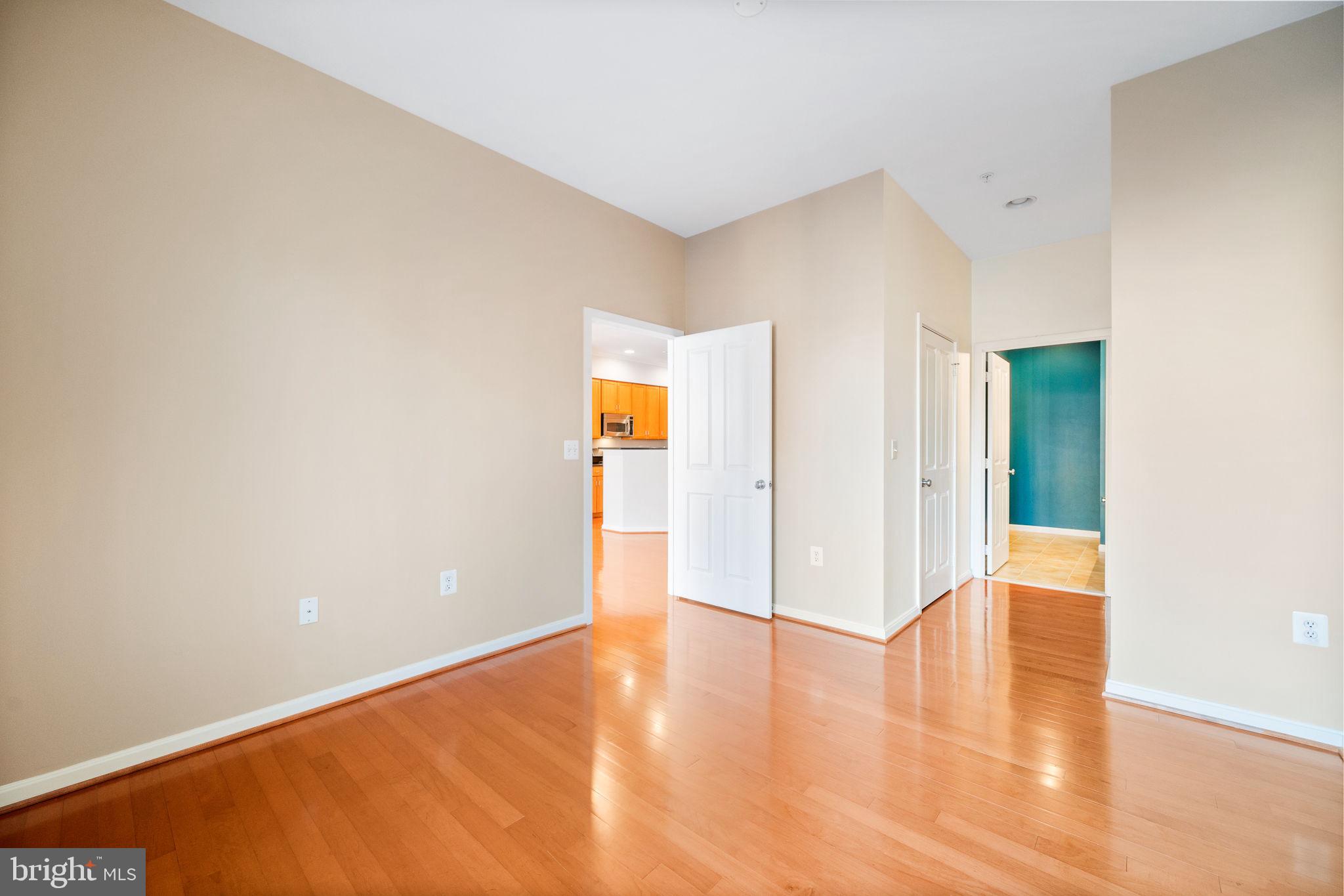 2220 FAIRFAX DRIVE PH07