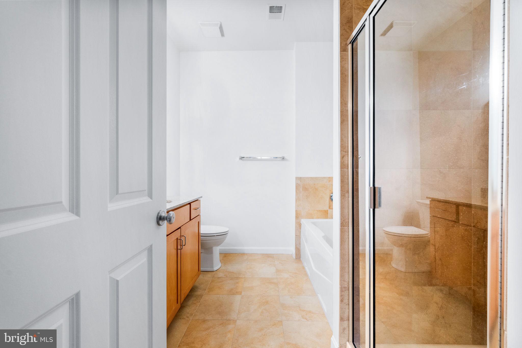 2220 FAIRFAX DRIVE PH07