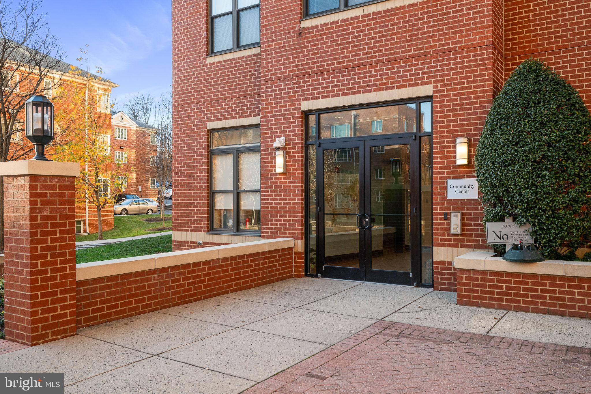 2220 FAIRFAX DRIVE PH07