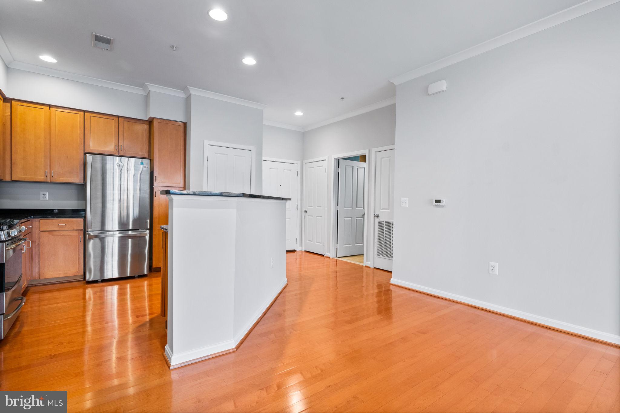 2220 FAIRFAX DRIVE PH07