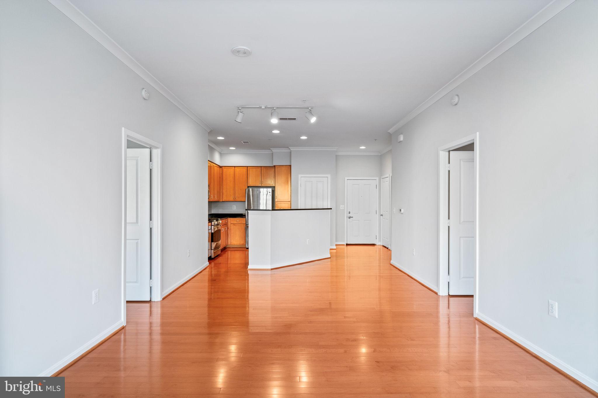 2220 FAIRFAX DRIVE PH07