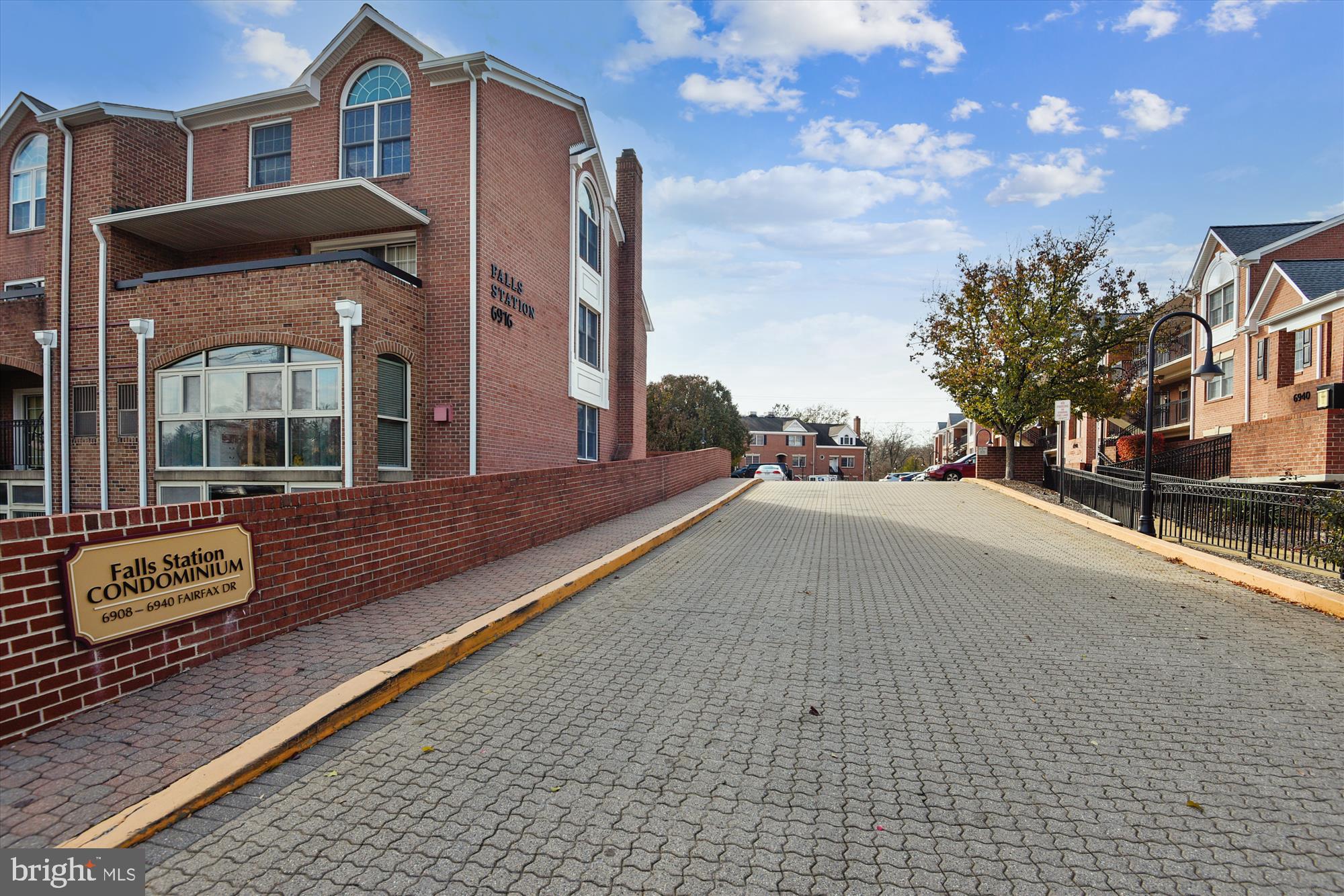 6924 FAIRFAX DRIVE 114