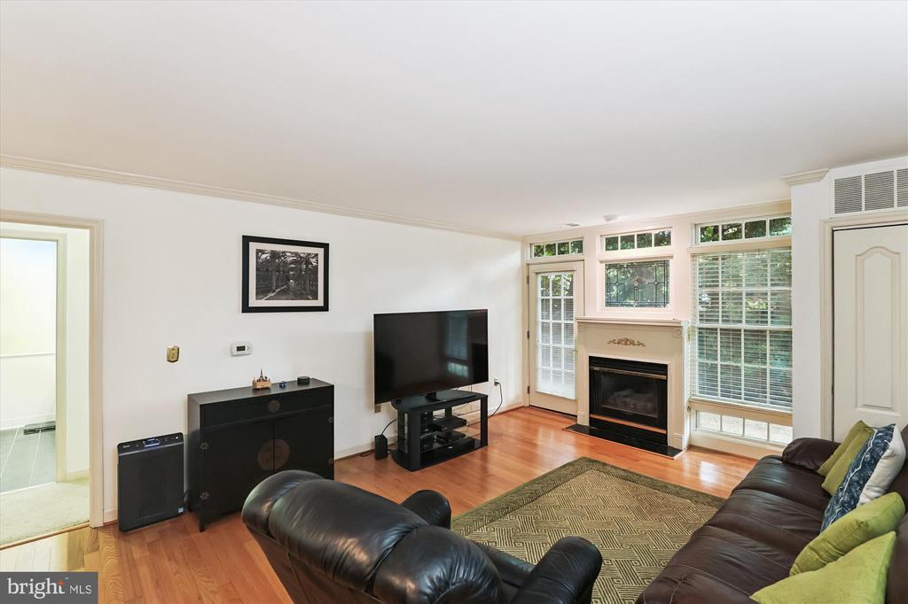 6924 FAIRFAX DRIVE 114