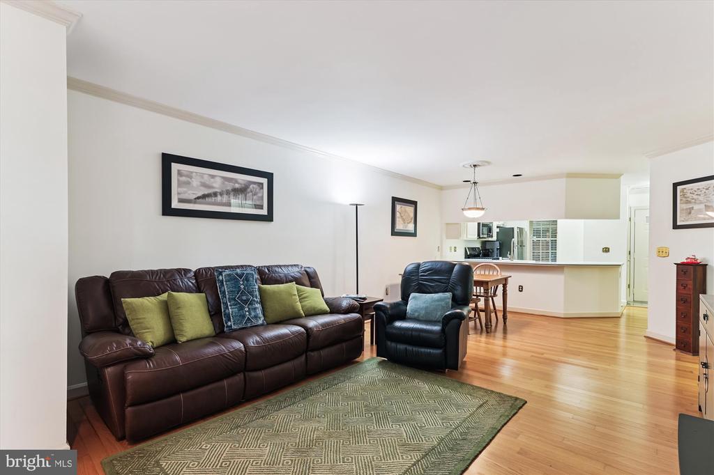 6924 FAIRFAX DRIVE 114