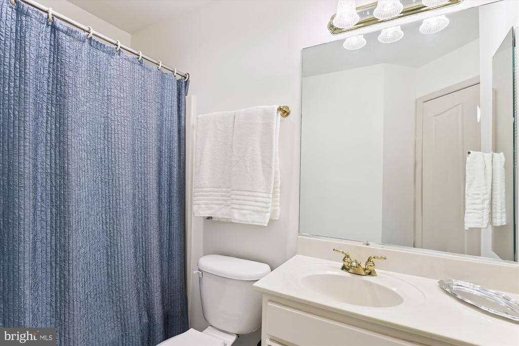 6924 FAIRFAX DRIVE 114