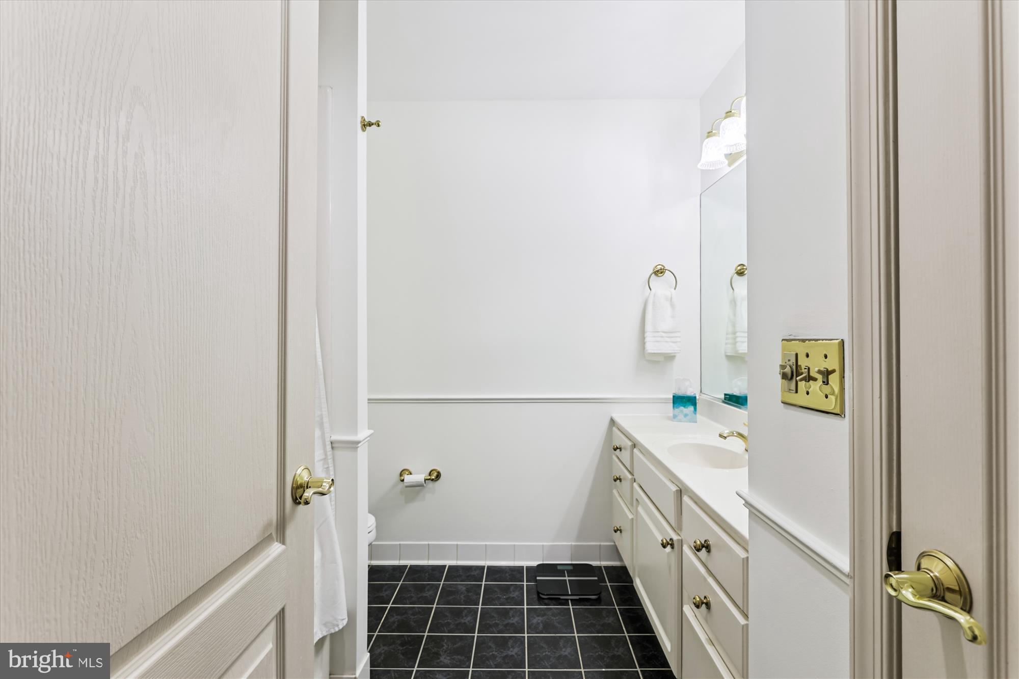 6924 FAIRFAX DRIVE 114