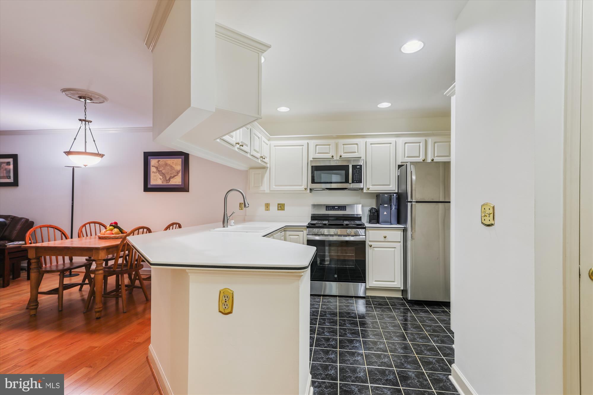 6924 FAIRFAX DRIVE 114