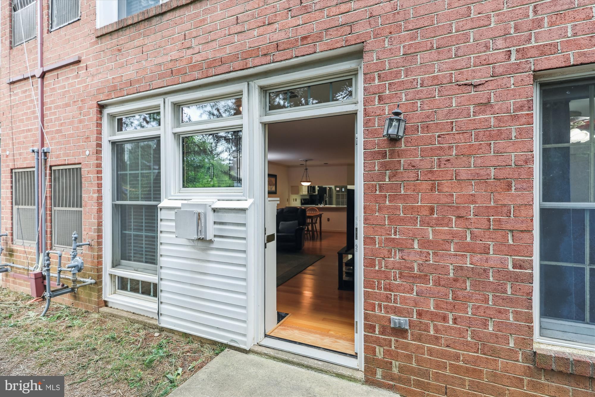 6924 FAIRFAX DRIVE 114