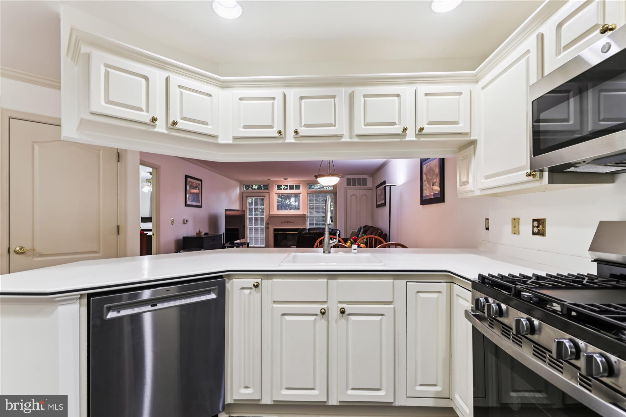 6924 FAIRFAX DRIVE 114