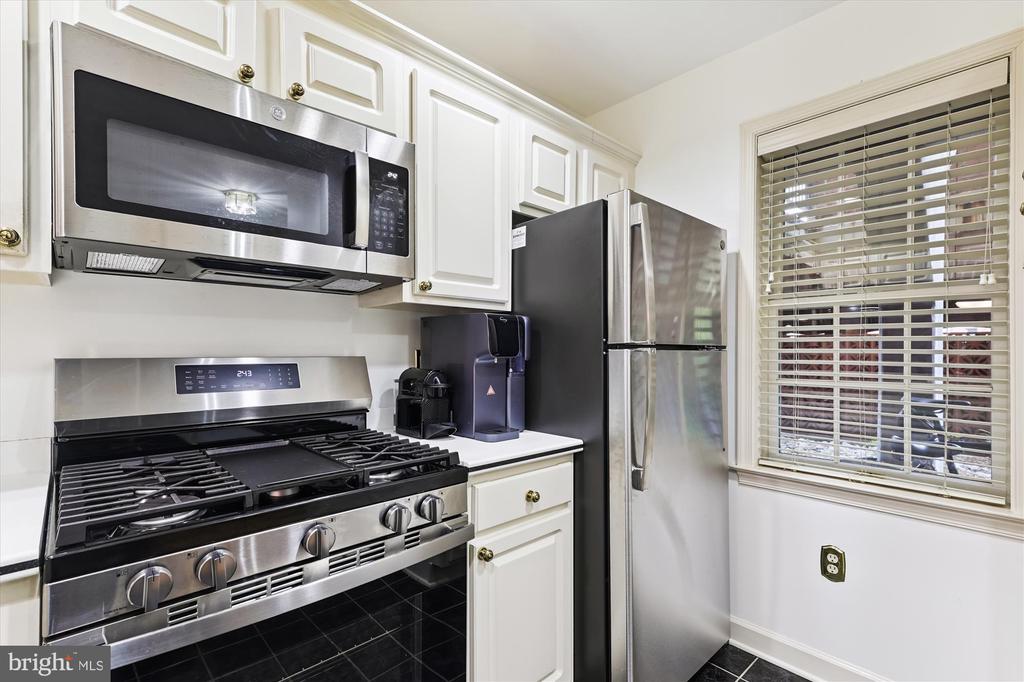 6924 FAIRFAX DRIVE 114