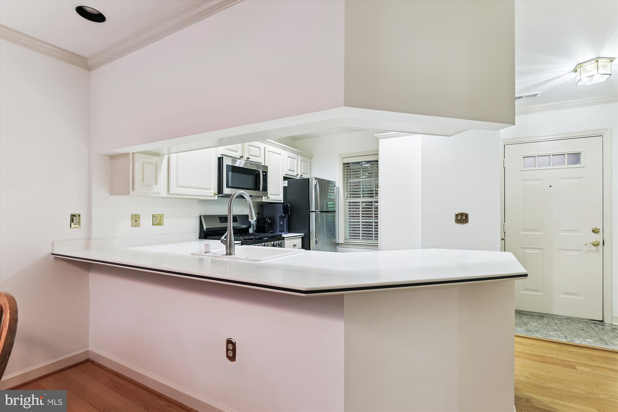 6924 FAIRFAX DRIVE 114