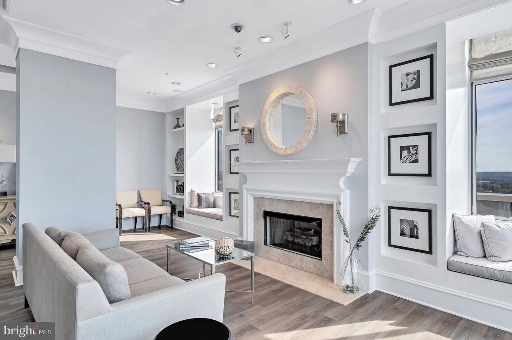 851 N GLEBE ROAD N 1712