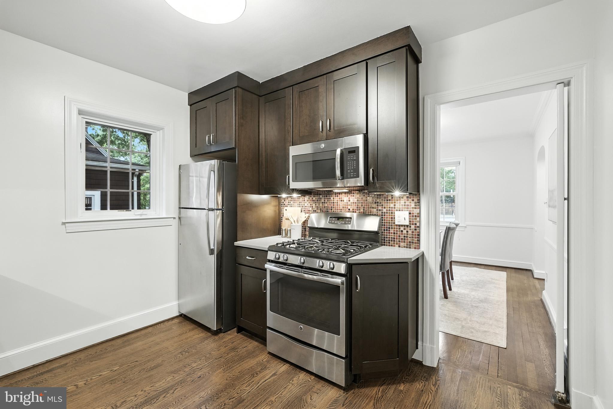 2313 N WAKEFIELD STREET