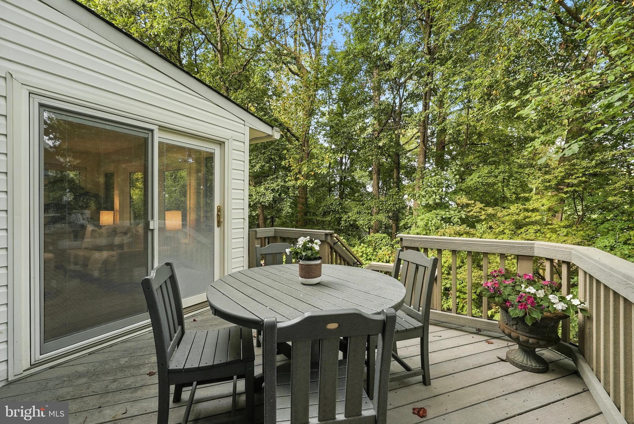 2313 N WAKEFIELD STREET