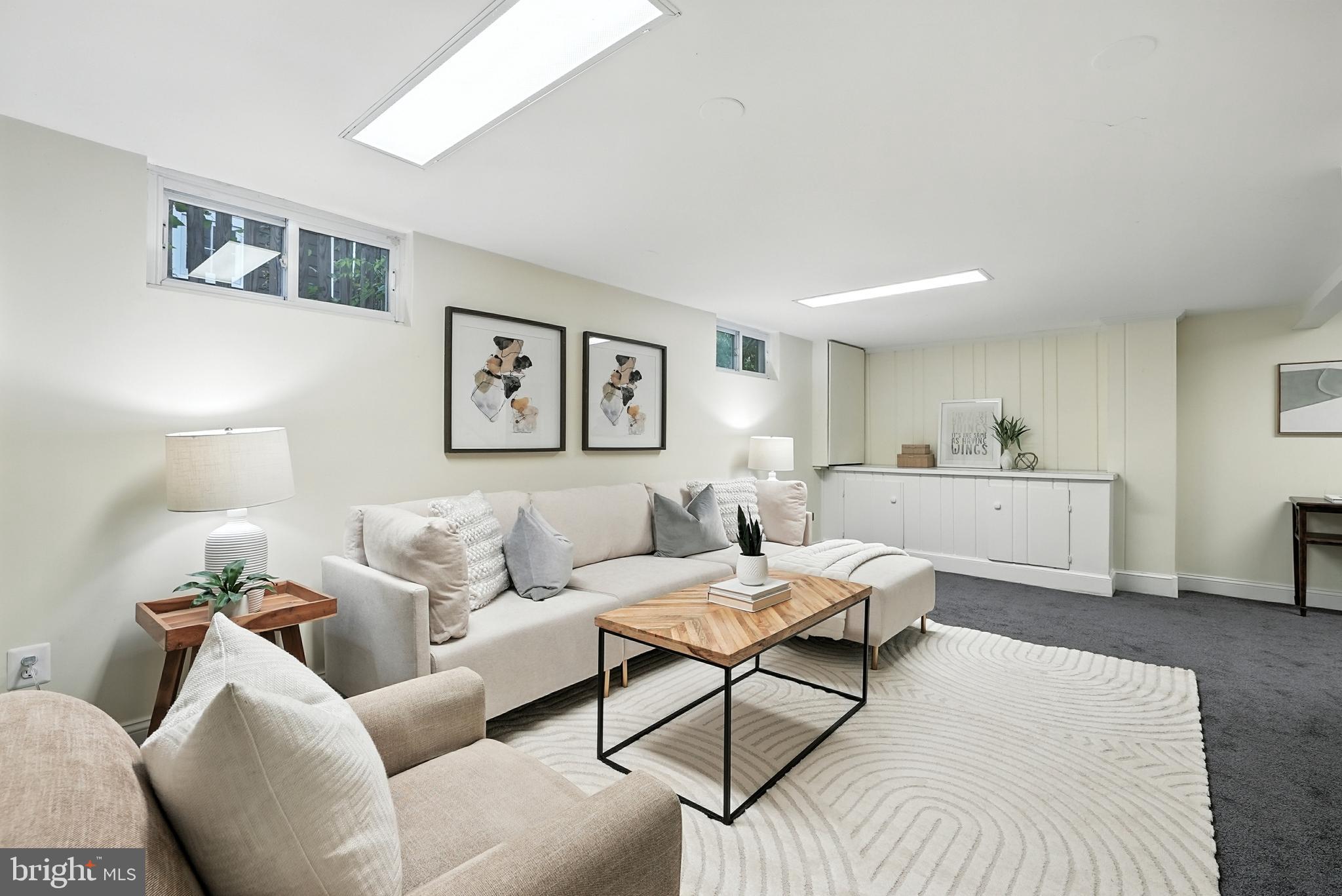 2313 N WAKEFIELD STREET