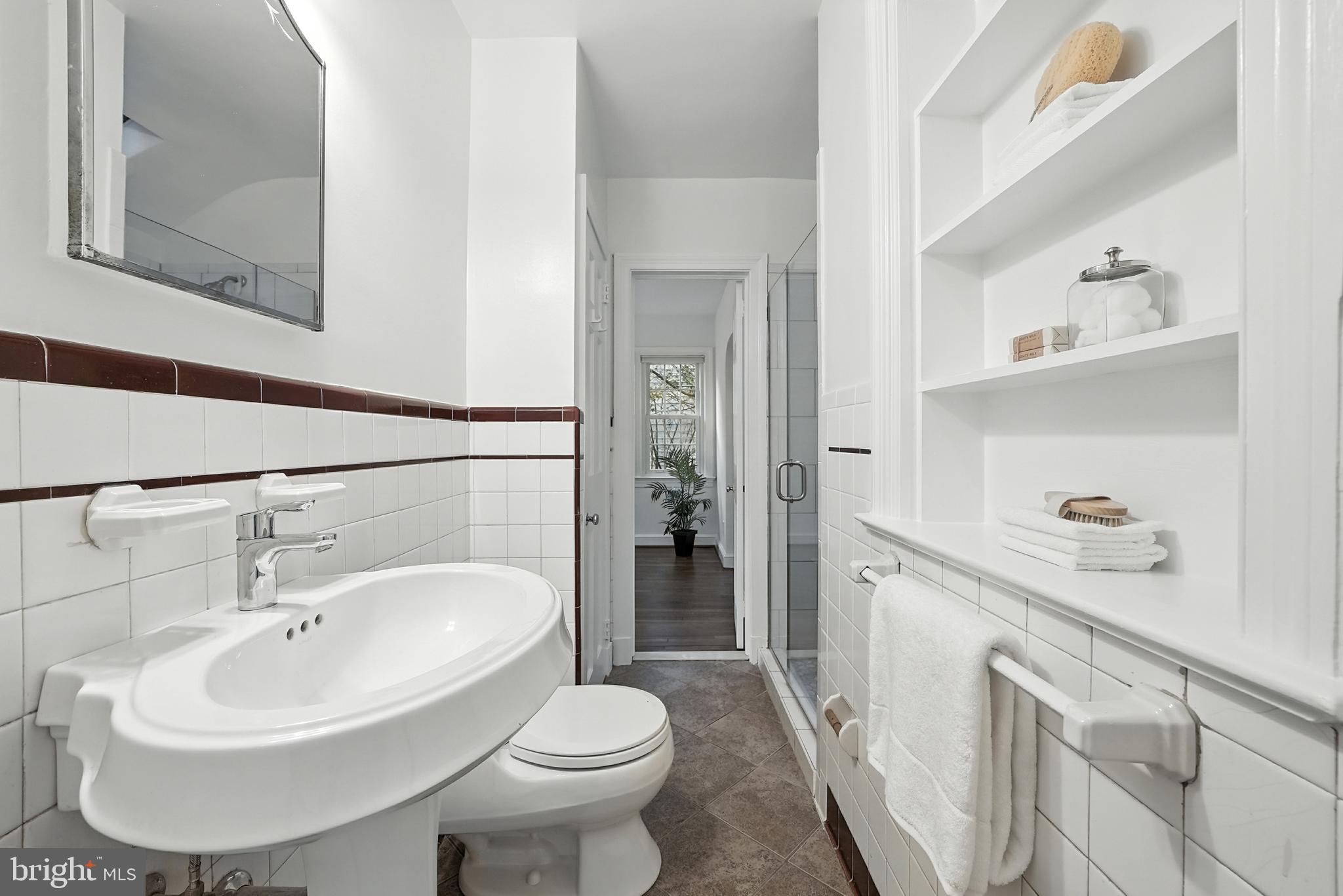 2313 N WAKEFIELD STREET