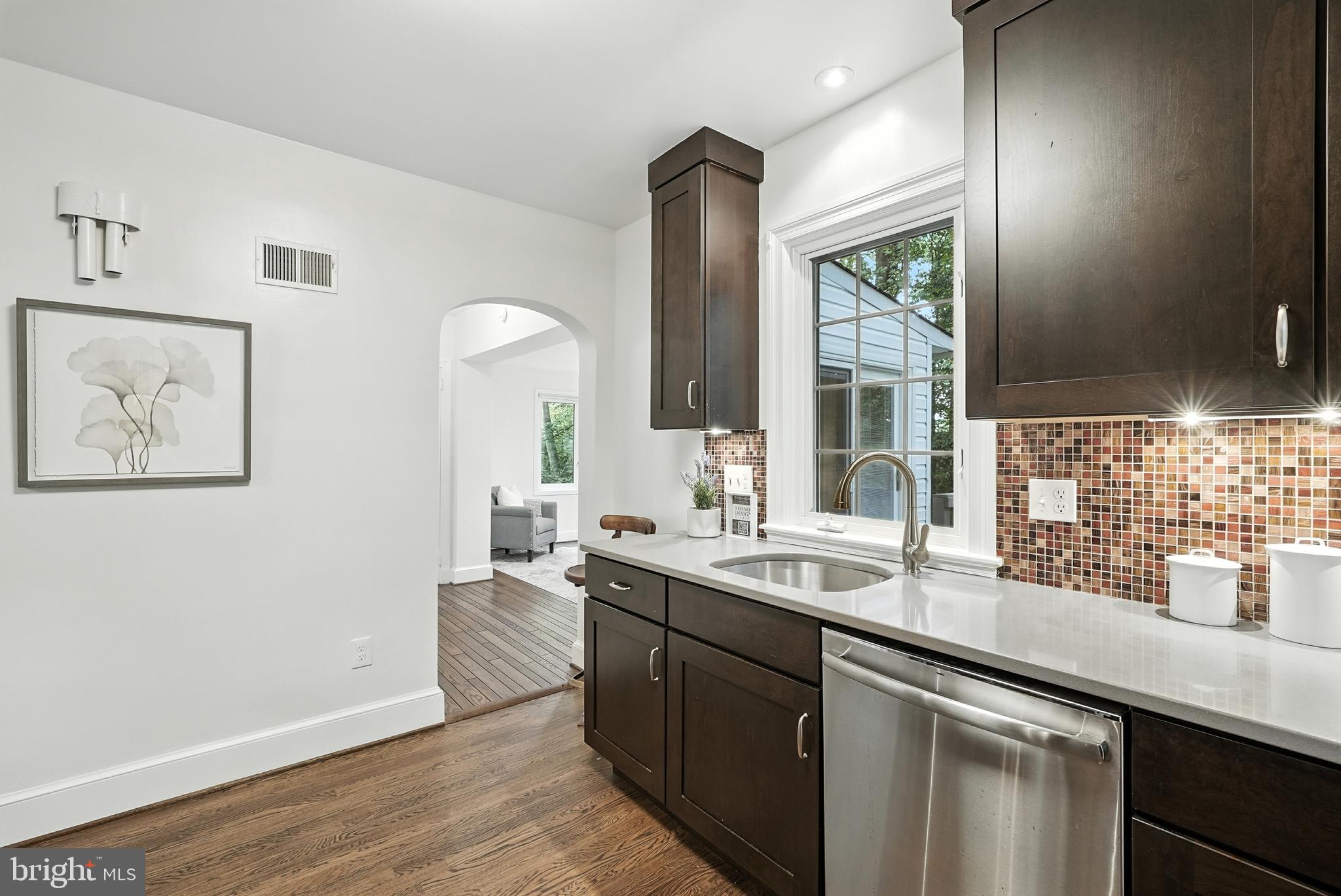 2313 N WAKEFIELD STREET