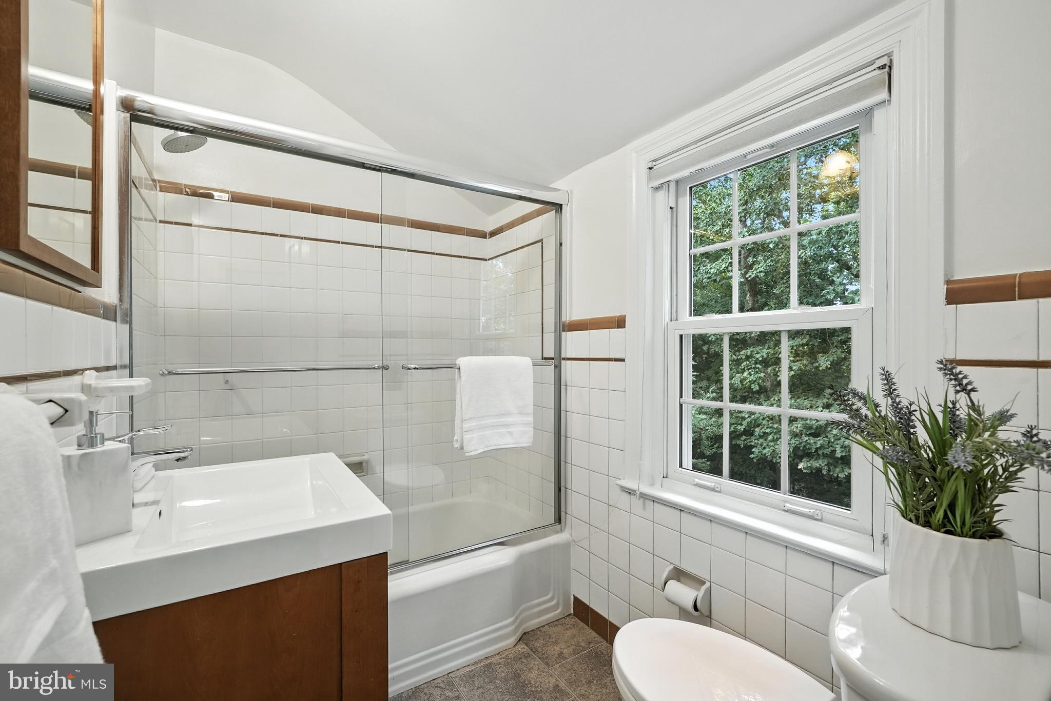 2313 N WAKEFIELD STREET