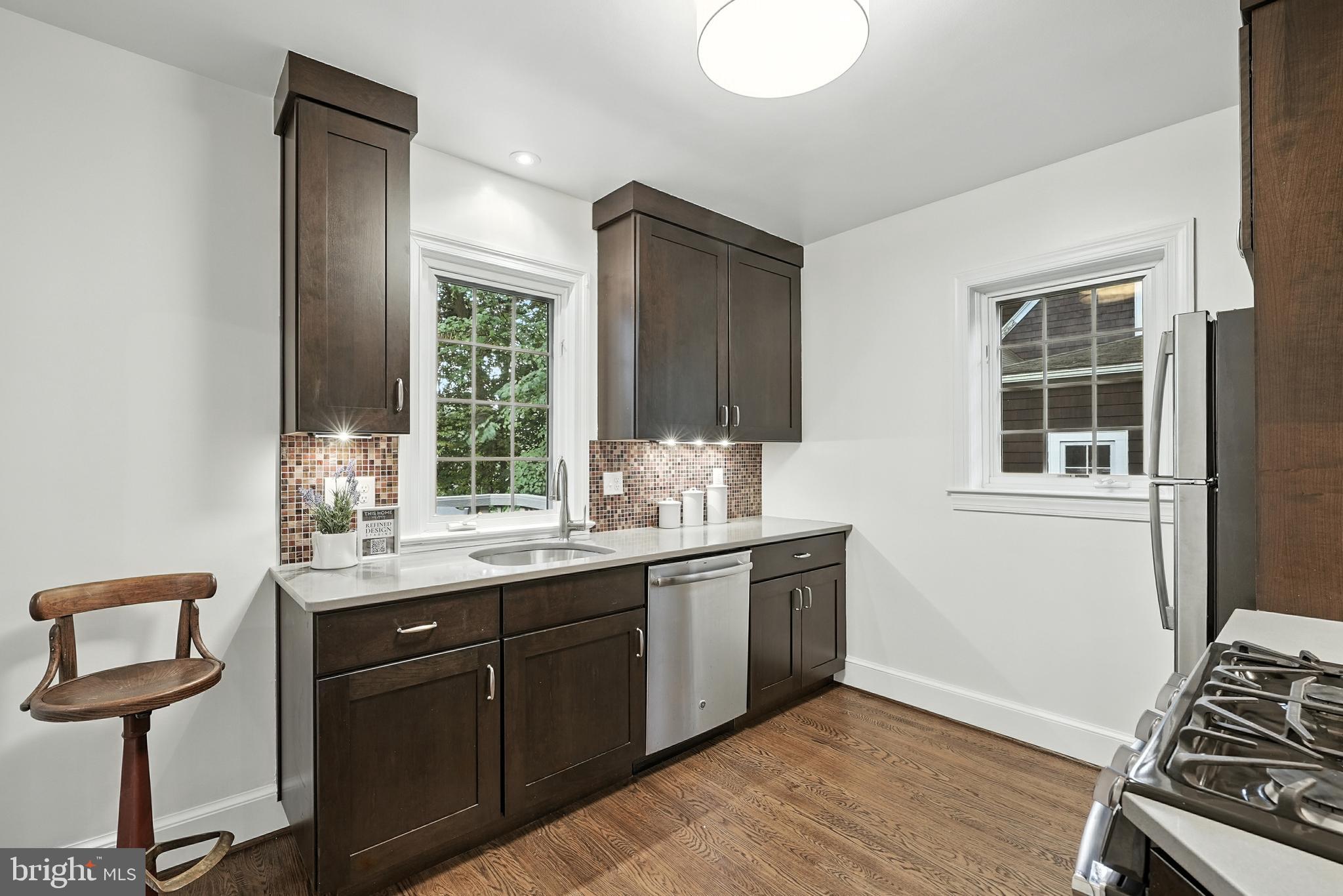 2313 N WAKEFIELD STREET