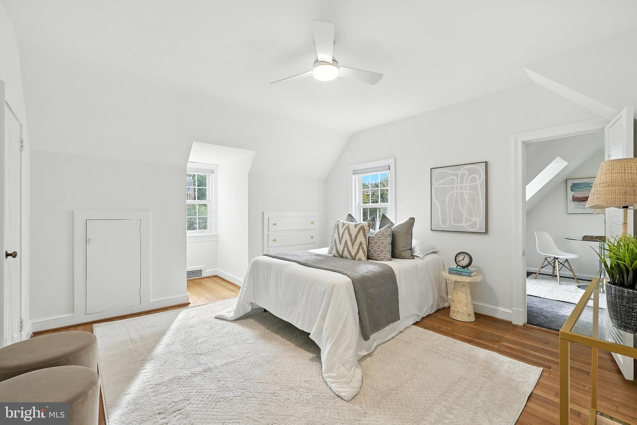 2313 N WAKEFIELD STREET