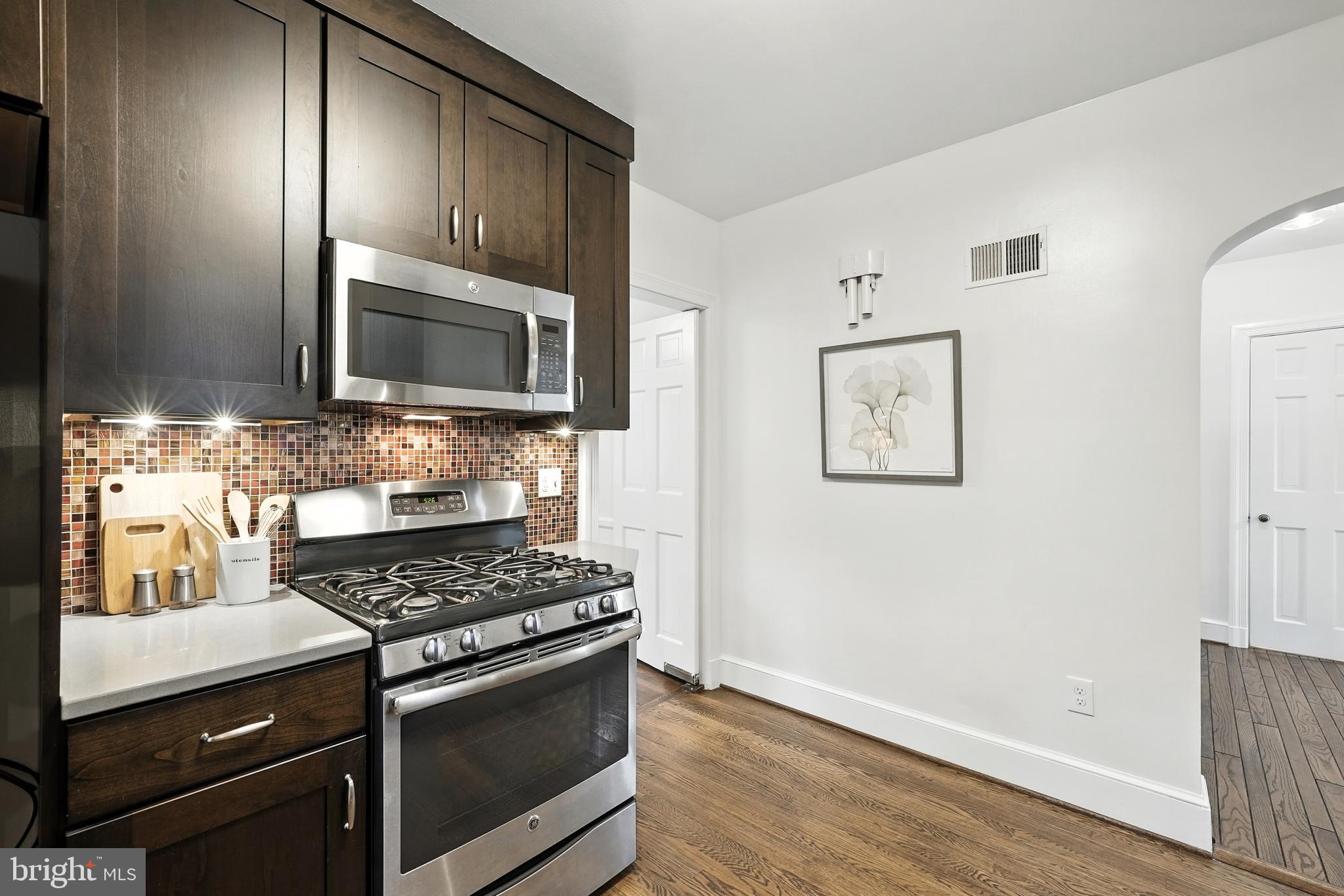 2313 N WAKEFIELD STREET