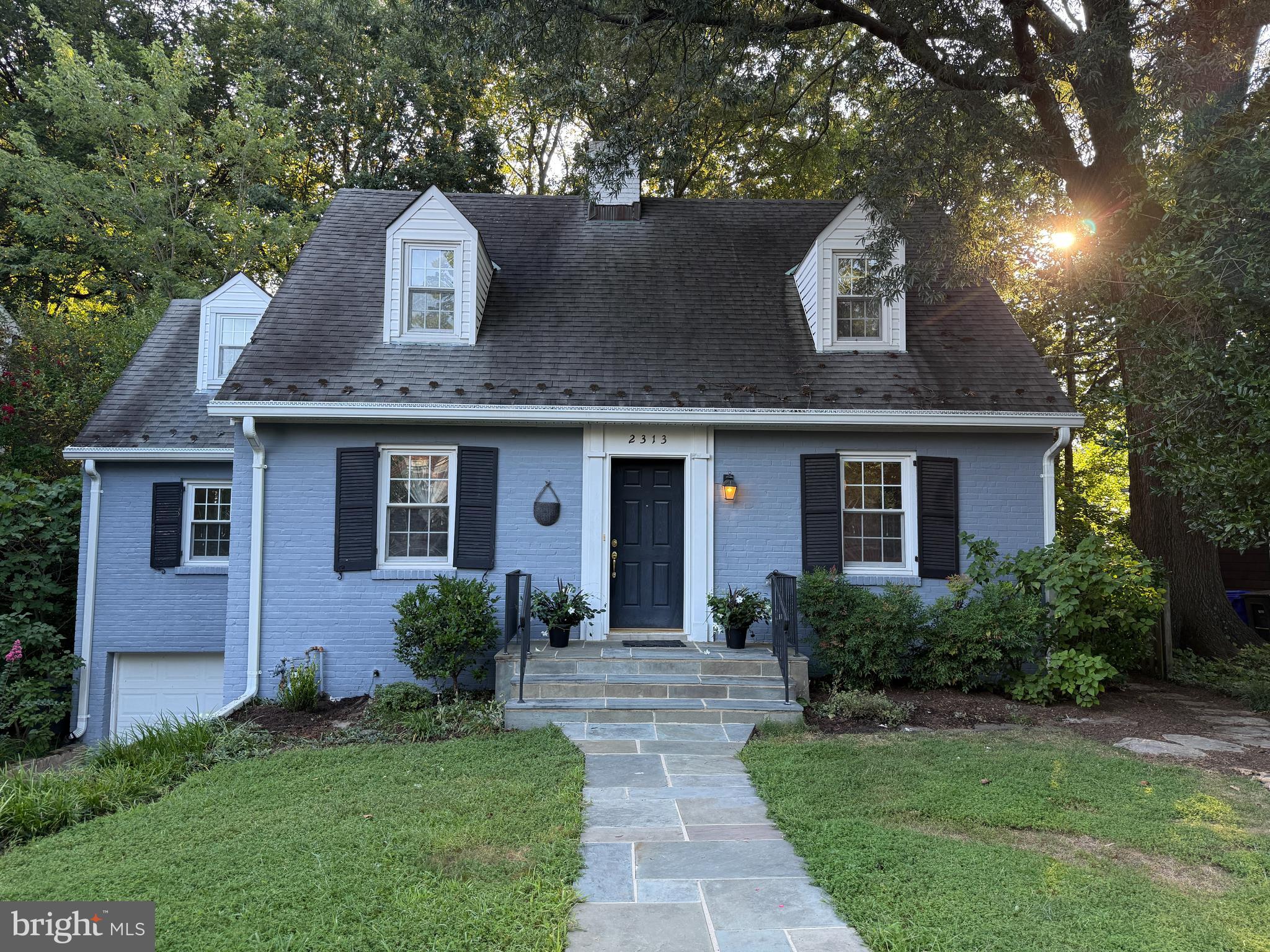 2313 N WAKEFIELD STREET