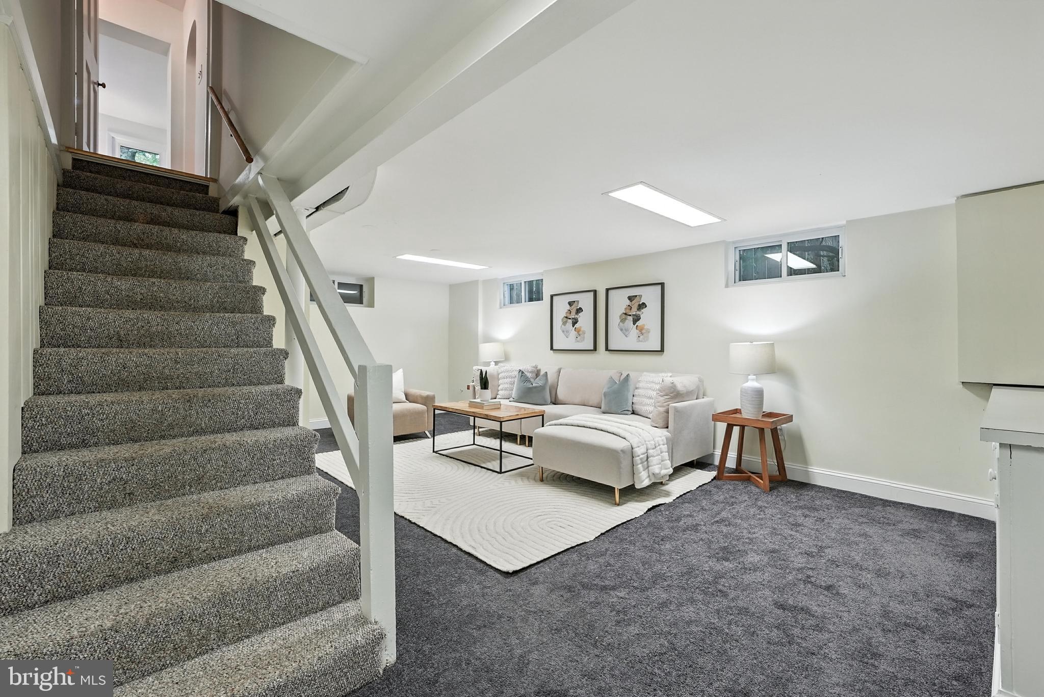 2313 N WAKEFIELD STREET