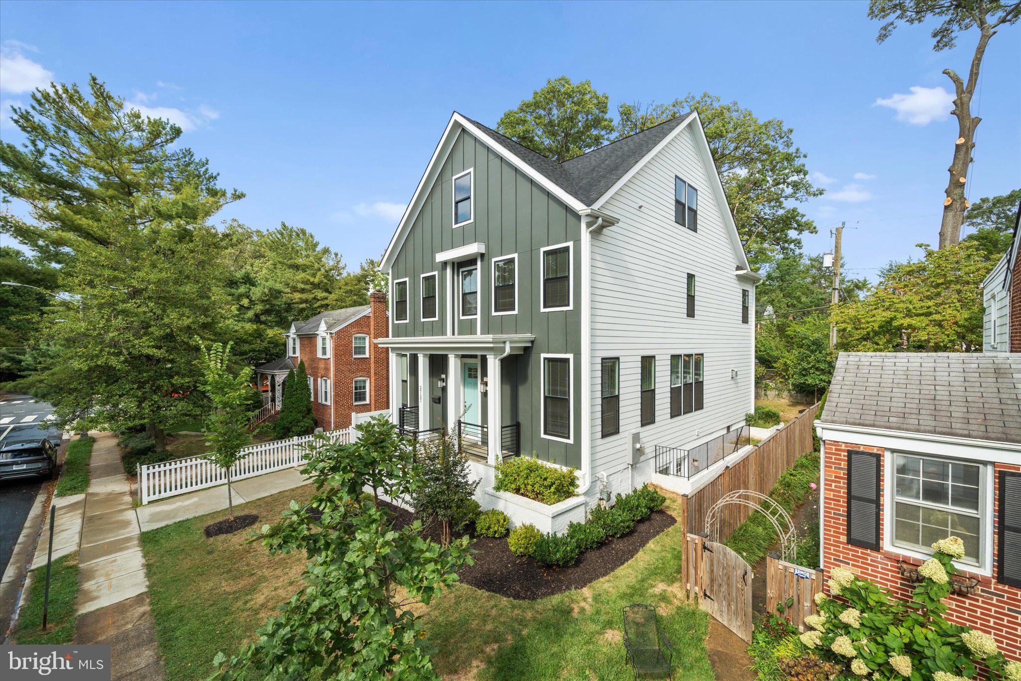 2727 N GEORGE MASON DRIVE