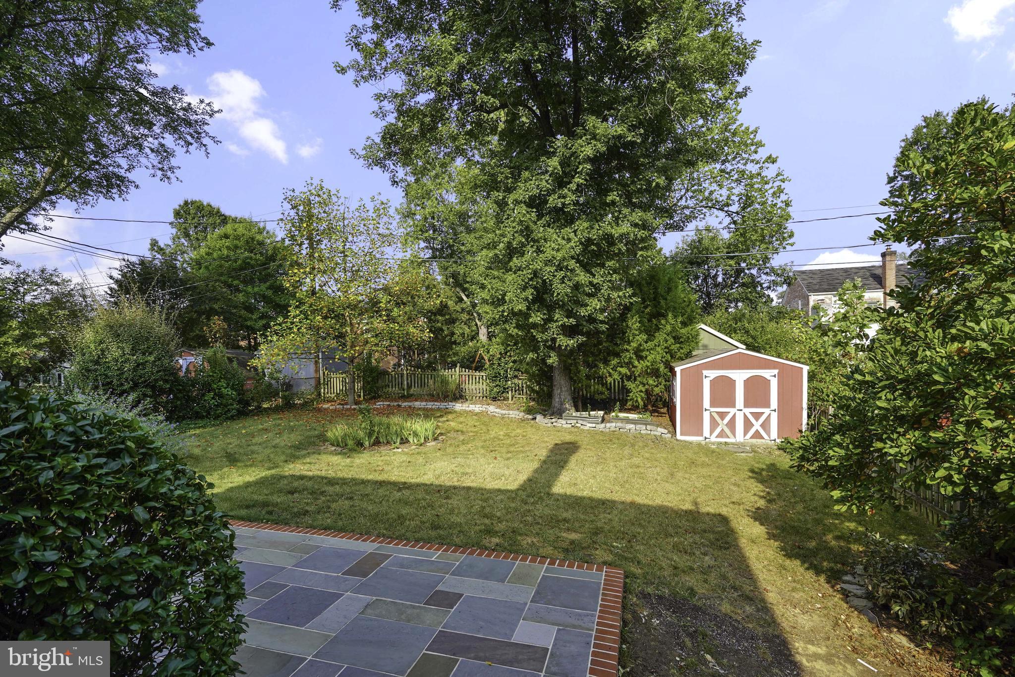226 N EDISON STREET