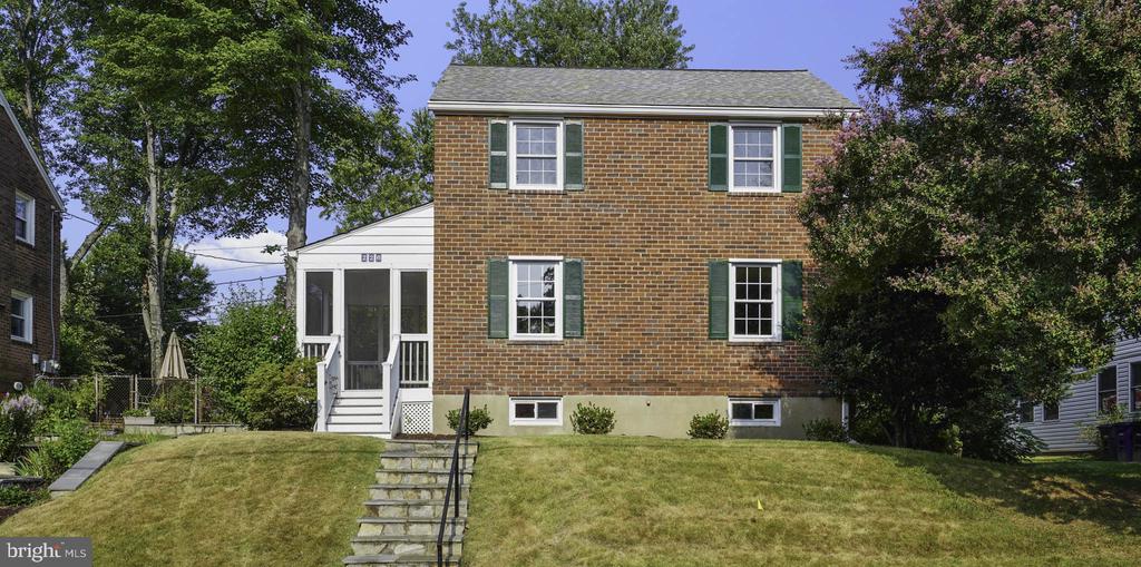 226 N EDISON STREET