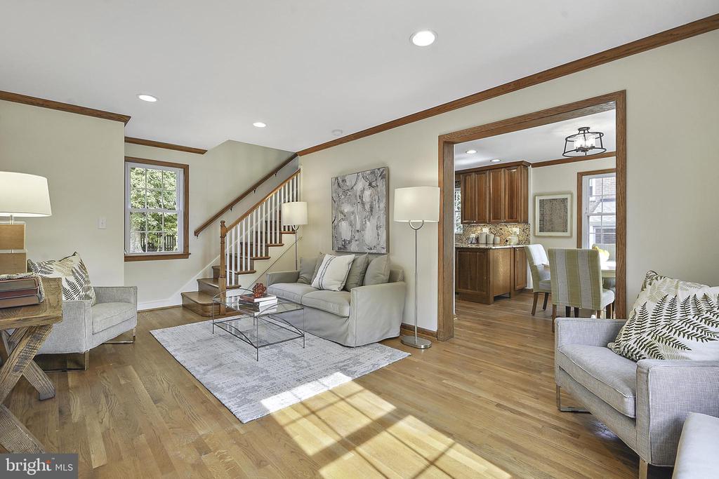 226 N EDISON STREET