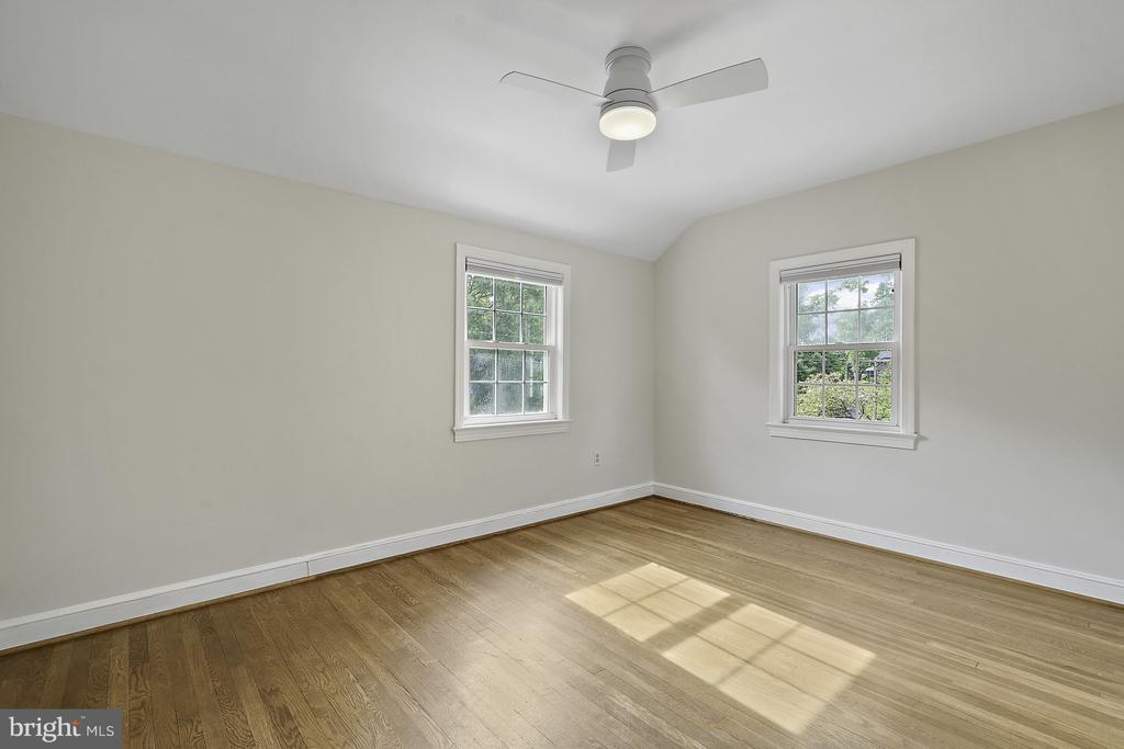226 N EDISON STREET