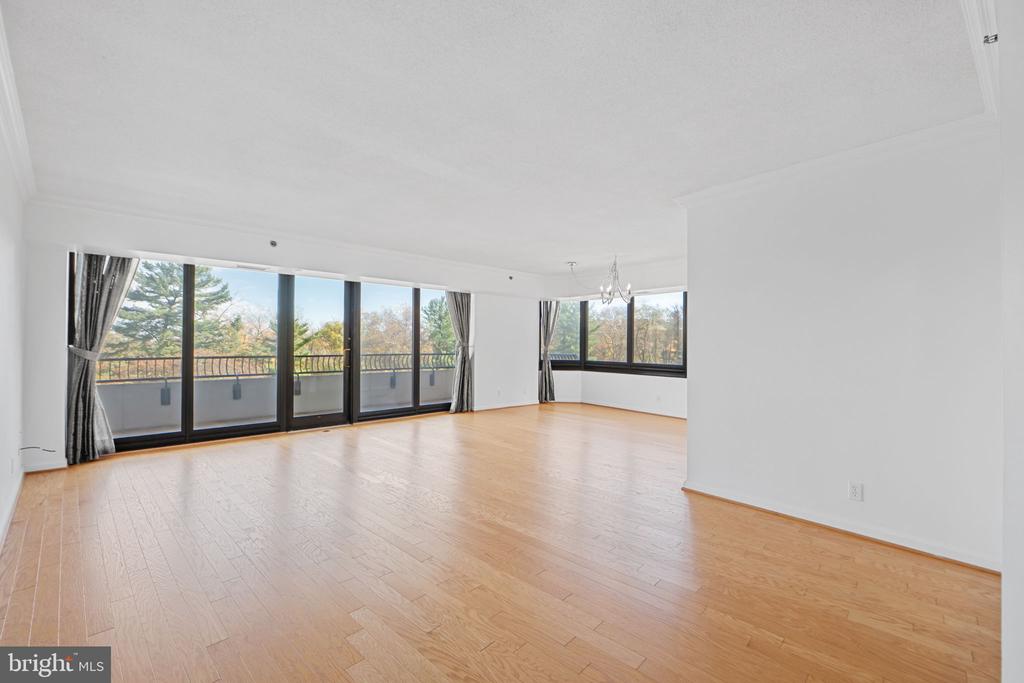 1200 CRYSTAL DRIVE 313