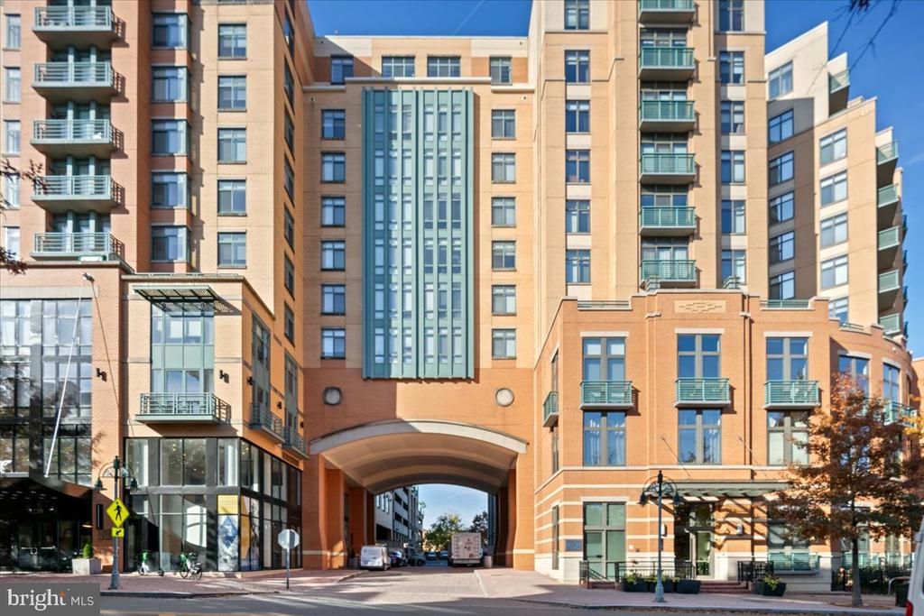 2720 S ARLINGTON MILL DRIVE Unit: 1107