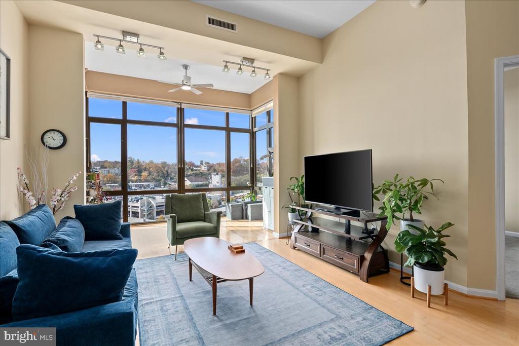2720 S ARLINGTON MILL DRIVE Unit: 1107