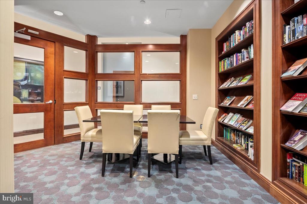 2720 S ARLINGTON MILL DRIVE Unit: 1107