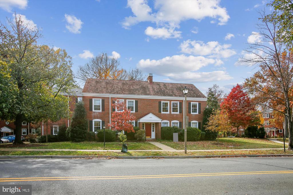 3000 S COLUMBUS STREET S B2