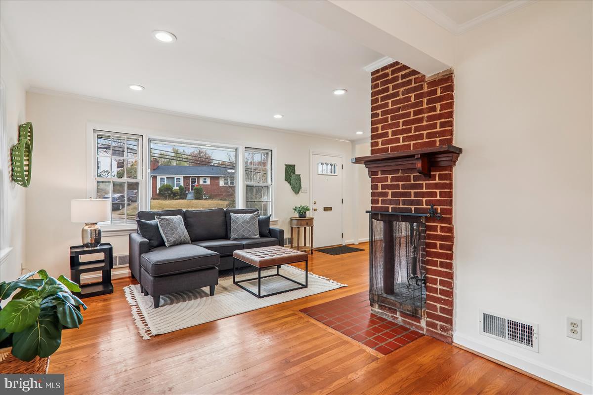 941 N MCKINLEY ROAD